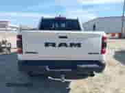 2020 Ram 1500 Rebel z VIN 1C6SRFLT7LN195486, wystawiony jako IAAI lot #43499888 z przebiegiem 161 678 mil mil oraz . Historia ofert i sprzedaży dostępna na DreamBid. Obrazek 16.