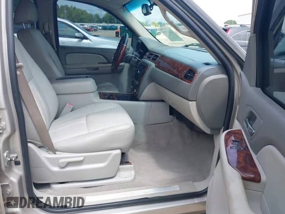 2007 Chevrolet Avalanche 3LT with VIN 3GNEC120X7G268177, listed as a IAAI auction lot 42287255 with 278,531 mi miles and . Bid and sale history available at DreamBid. Image 5.