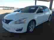 2015 Nissan Altima S z VIN 1N4AL3AP8FC441056, wystawiony jako IAAI lot #43225503 z przebiegiem 181 844 mil mil oraz . Historia ofert i sprzedaży dostępna na DreamBid. Obrazek 2.