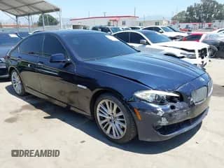 2011 BMW 5 Series 550i с VIN WBAFR9C57BC270742, выставлен на аукционе IAAI как лот 42327518 с пробегом 70 778 миль миль и . История ставок и продаж доступна на DreamBid. Изображение 1.