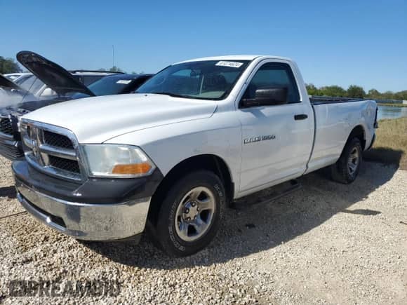 2012 Ram 1500 ST z VIN 3C6JD6DP9CG241260, wystawiony jako Copart lot #81074824 z przebiegiem 183 387 mil mil oraz Szkoda całkowita • Salvage title. Historia ofert i sprzedaży dostępna na DreamBid. Obrazek 1.