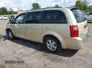 2010 Dodge Grand Caravan Hero z VIN 2D4RN3D12AR371930, wystawiony jako Copart lot #64496835 z przebiegiem 137 686 mil mil oraz Szkoda całkowita • Salvage title. Historia ofert i sprzedaży dostępna na DreamBid. Obrazek 2.