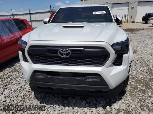 2024 Toyota Tacoma SR5 with VIN 3TYLB5JN5RT024582, listed as a Copart auction lot 58775645 with 20,130 mi miles and Salvage title. Bid and sale history available at DreamBid. Image 5.