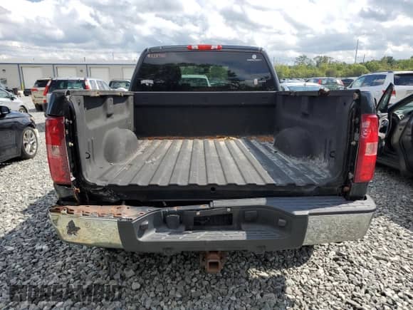2011 Chevrolet Silverado 1500 LTZ with VIN 1GCRKTE37BZ426448, listed as a Copart auction lot 71725715 with 153,563 mi miles and Clean title. Bid and sale history available at DreamBid. Image 6.