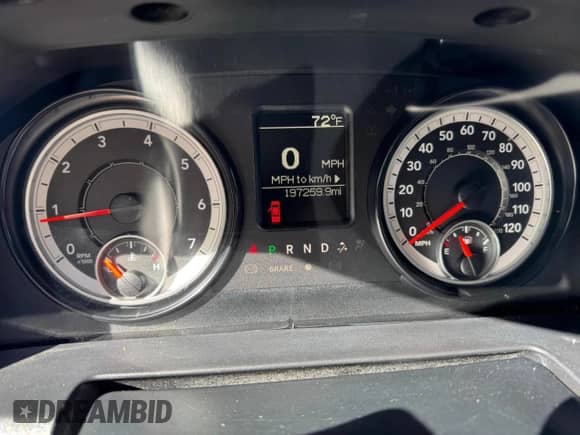 2016 Ram 1500 Tradesman z VIN 3C6JR6DG6GG331120, wystawiony jako Copart lot #85755365 z przebiegiem 197 259 mil mil oraz Czysty tytuł • Clean title. Historia ofert i sprzedaży dostępna na DreamBid. Obrazek 9.