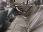 2013 BMW 3 Series 328i xDrive z VIN WBA3B3G53DNR80324, wystawiony jako IAAI lot #41490385 z przebiegiem 177 026 mil mil oraz . Historia ofert i sprzedaży dostępna na DreamBid. Obrazek 8.