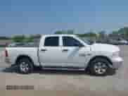 2019 Ram 1500 Express z VIN 1C6RR7KT9KS667788, wystawiony jako IAAI lot #42475148 z przebiegiem 132 848 mil mil oraz . Historia ofert i sprzedaży dostępna na DreamBid. Obrazek 13.