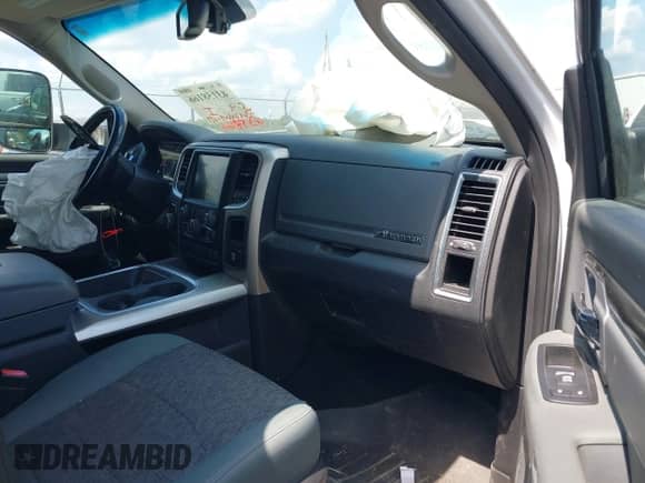 2016 Ram 1500 Lone Star z VIN 1C6RR6LT4GS241720, wystawiony jako IAAI lot #43158166 z przebiegiem 239 746 mil mil oraz . Historia ofert i sprzedaży dostępna na DreamBid. Obrazek 5.