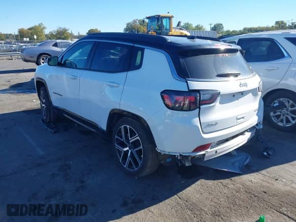 2025 Jeep Compass Limited z VIN 3C4NJDCN7ST594027, wystawiony jako IAAI lot #43492414 z przebiegiem 14 694 mil mil oraz . Historia ofert i sprzedaży dostępna na DreamBid. Obrazek 3.