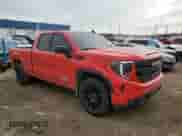 2023 GMC Sierra 1500 Elevation z VIN 1GTRUJEK5PZ242140, wystawiony jako Copart lot #47832705 z przebiegiem 28 751 mil mil oraz Czysty tytuł • Clean title. Historia ofert i sprzedaży dostępna na DreamBid. Obrazek 4.