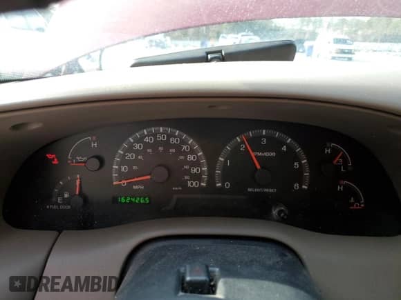 2000 Ford F-150 с VIN 2FTZX1726YCA46534, выставлен на аукционе Copart как лот 84301834 с пробегом 162 426 миль миль и Списание • Salvage title. История ставок и продаж доступна на DreamBid. Изображение 9.