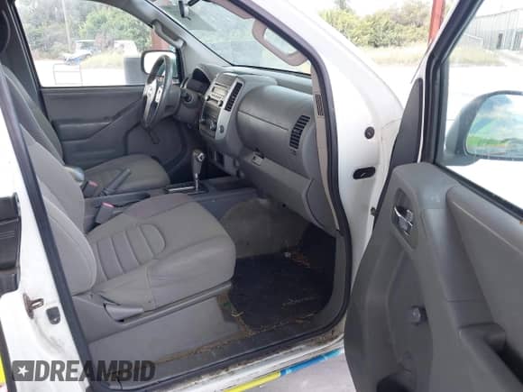 2016 Nissan Frontier S z VIN 1N6BD0CT9GN715940, wystawiony jako IAAI lot #43478372 z przebiegiem 44 772 mil mil oraz . Historia ofert i sprzedaży dostępna na DreamBid. Obrazek 5.