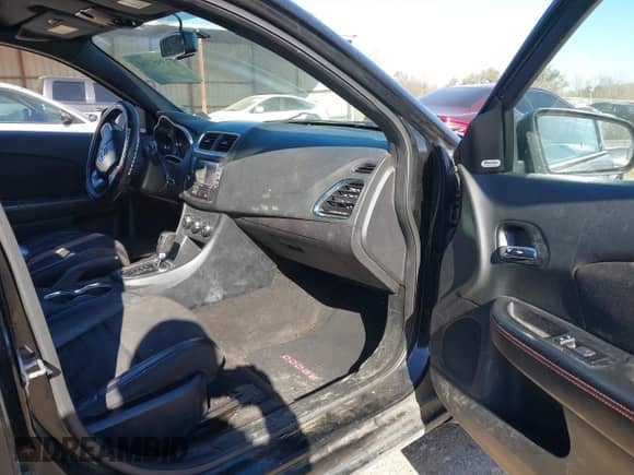 2012 Dodge Avenger R/T z VIN 1C3CDZBG4CN222133, wystawiony jako IAAI lot #41395700 z przebiegiem 161 495 mil mil oraz . Historia ofert i sprzedaży dostępna na DreamBid. Obrazek 5.