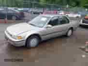 1993 Honda Accord LX z VIN JHMCB7650PC050732, wystawiony jako IAAI lot #42269319 z przebiegiem 77 651 mil mil oraz . Historia ofert i sprzedaży dostępna na DreamBid. Obrazek 2.