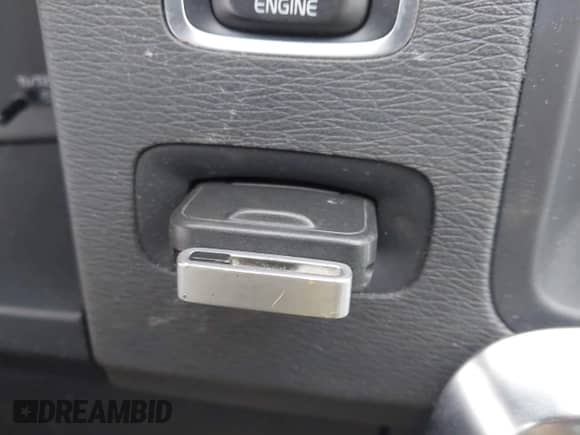 2012 Volvo S60 T6 с VIN YV1902FH5C2038827, выставлен на аукционе IAAI как лот 42860167 с пробегом 78 984 миль миль и . История ставок и продаж доступна на DreamBid. Изображение 11.