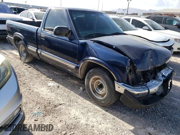2000 Chevrolet S-10 LS with VIN 1GCCS1448YK113530, listed as a Copart auction lot 65967224 with 132,298 mi miles and Salvage title. Bid and sale history available at DreamBid. Image 4.