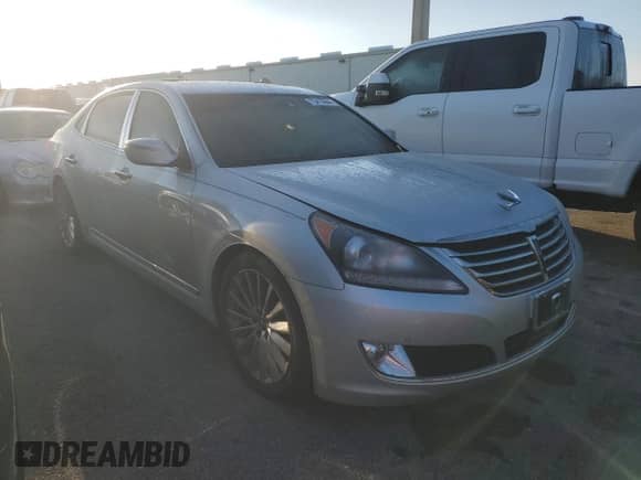 2015 Hyundai Equus Ultimate with VIN KMHGH4JH1FU097774, listed as a Copart auction lot 75413664 with 69,282 mi miles and Salvage title. Bid and sale history available at DreamBid. Image 4.