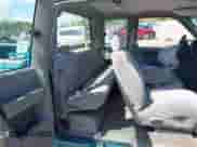 1998 Chevrolet Silverado 1500 z VIN 2GCEC19M2W1251821, wystawiony jako IAAI lot #42166116 z przebiegiem 215 094 mil mil oraz . Historia ofert i sprzedaży dostępna na DreamBid. Obrazek 8.