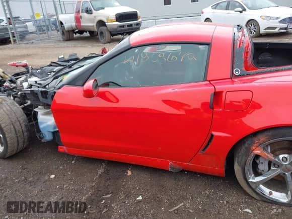 2011 Chevrolet Corvette Z16 Grand Sport 3LT с VIN 1G1YW2DW6B5110075, выставлен на аукционе IAAI как лот 41858672 с пробегом 69 862 миль миль и . История ставок и продаж доступна на DreamBid. Изображение 15.