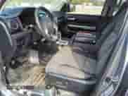 2019 Toyota Tundra SR5 z VIN 5TFDW5F1XKX856218, wystawiony jako Copart lot #86442695 z przebiegiem 65 348 mil mil oraz Czysty tytuł • Clean title. Historia ofert i sprzedaży dostępna na DreamBid. Obrazek 7.