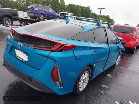 2018 Toyota Prius Plus z VIN JTDKARFP7J3070223, wystawiony jako IAAI lot #42922283 z przebiegiem 65 134 mil mil oraz . Historia ofert i sprzedaży dostępna na DreamBid. Obrazek 4.