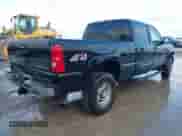 2003 Chevrolet Silverado 2500HD LS z VIN 1GCHK23U93F155736, wystawiony jako IAAI lot #42825912 z przebiegiem 195 691 mil mil oraz . Historia ofert i sprzedaży dostępna na DreamBid. Obrazek 4.