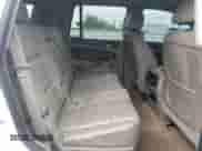 2015 Chevrolet Tahoe LT z VIN 1GNSKBKC7FR140032, wystawiony jako Copart lot #86705035 z przebiegiem 131 618 mil mil oraz Czysty tytuł • Clean title. Historia ofert i sprzedaży dostępna na DreamBid. Obrazek 11.