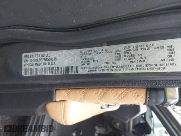 2022 Jeep Grand Cherokee Summit Reserve z VIN 1C4RJKEG7N8584685, wystawiony jako IAAI lot #42319375 z przebiegiem 25 530 mil mil oraz . Historia ofert i sprzedaży dostępna na DreamBid. Obrazek 9.