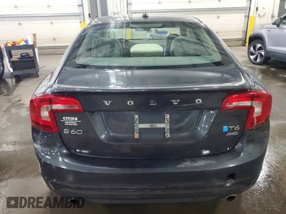 2013 Volvo S60 T6 R-Design Platinum с VIN YV1902FH1D1229913, выставлен на аукционе Copart как лот 71681125 с пробегом 129 365 миль миль и Чистый • Clean title. История ставок и продаж доступна на DreamBid. Изображение 6.