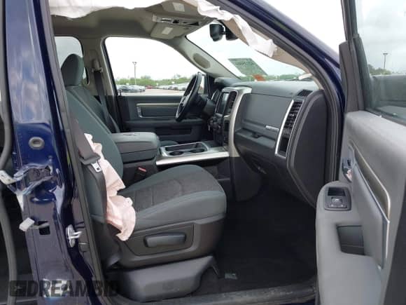 2017 Ram 1500 Lone Star z VIN 1C6RR6LT6HS613933, wystawiony jako IAAI lot #42725804 z przebiegiem 144 550 mil mil oraz . Historia ofert i sprzedaży dostępna na DreamBid. Obrazek 5.