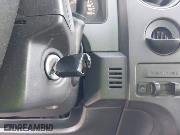2011 Ford F-150 XL with VIN 1FTPF1CT4BKD95610, listed as a IAAI auction lot 43425398 with 157,970 mi miles and . Bid and sale history available at DreamBid. Image 11.