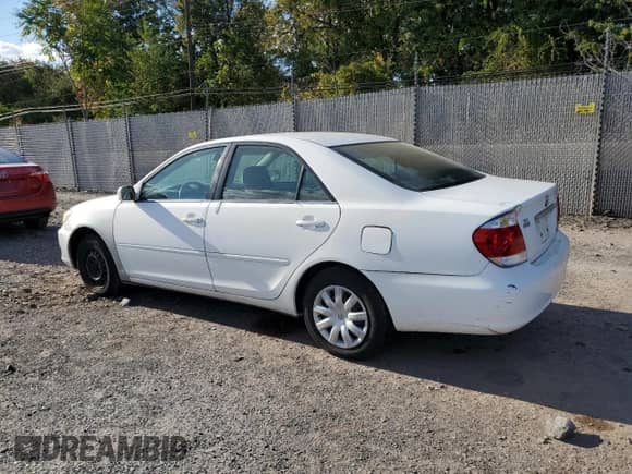 2006 Toyota Camry STD with VIN 4T1BE30K26U730292, listed as a Copart auction lot 84902205 with 174,421 mi miles and Clean title. Bid and sale history available at DreamBid. Image 2.
