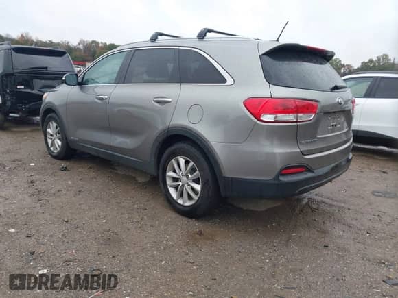 2017 Kia Sorento LX z VIN 5XYPGDA58HG209729, wystawiony jako IAAI lot #43548801 z przebiegiem 199 270 mil mil oraz . Historia ofert i sprzedaży dostępna na DreamBid. Obrazek 3.