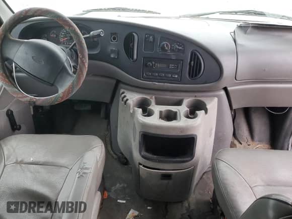 2002 Ford Econoline Cargo с VIN 1FTNE24L82HB20009, выставлен на аукционе Copart как лот 88262735 с пробегом 150 607 миль миль и Чистый • Clean title. История ставок и продаж доступна на DreamBid. Изображение 8.