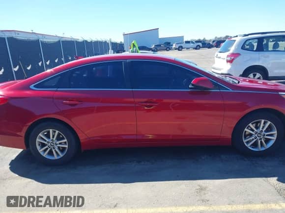 2017 Hyundai Sonata SE с VIN 5NPE24AF2HH570946, выставлен на аукционе IAAI как лот 41676560 с пробегом 180 465 миль миль и . История ставок и продаж доступна на DreamBid. Изображение 14.