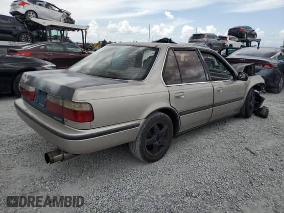 1993 Honda Accord z VIN 1HGCB7654PA037013, wystawiony jako Copart lot #65439485 z przebiegiem 194 701 mil mil oraz Nie do naprawy • Non repairable. Historia ofert i sprzedaży dostępna na DreamBid. Obrazek 3.