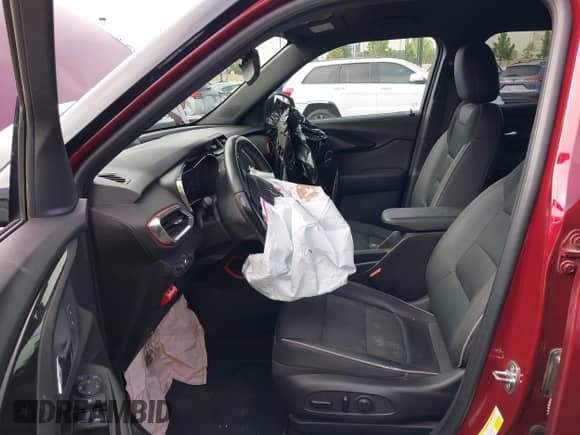 2022 Chevrolet TrailBlazer RS z VIN KL79MTSL9NB099057, wystawiony jako IAAI lot #42586975 z przebiegiem 57 178 mil mil oraz . Historia ofert i sprzedaży dostępna na DreamBid. Obrazek 5.