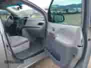 2014 Toyota Sienna Limited с VIN 5TDDK3DC7ES088938, выставлен на аукционе IAAI как лот 41885658 с пробегом 105 758 миль миль и . История ставок и продаж доступна на DreamBid. Изображение 5.