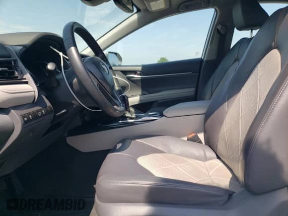 2019 Toyota Camry Hybrid LE с VIN 4T1B21HK5KU014272, выставлен на аукционе Copart как лот 62397815 с пробегом 59 834 миль миль и Списание • Salvage title. История ставок и продаж доступна на DreamBid. Изображение 7.