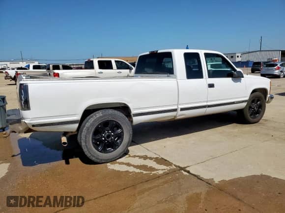1997 Chevrolet Silverado 2500 с VIN 1GCGC29R8VE105446, выставлен на аукционе Copart как лот 65578825 с пробегом 339 575 миль миль и Списание • Salvage title. История ставок и продаж доступна на DreamBid. Изображение 3.