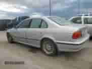 1999 BMW 5 Series 528i с VIN WBADM6332XBY30585, выставлен на аукционе Copart как лот 74830704 с пробегом Не указан миль и Списание • Salvage title. История ставок и продаж доступна на DreamBid. Изображение 2.