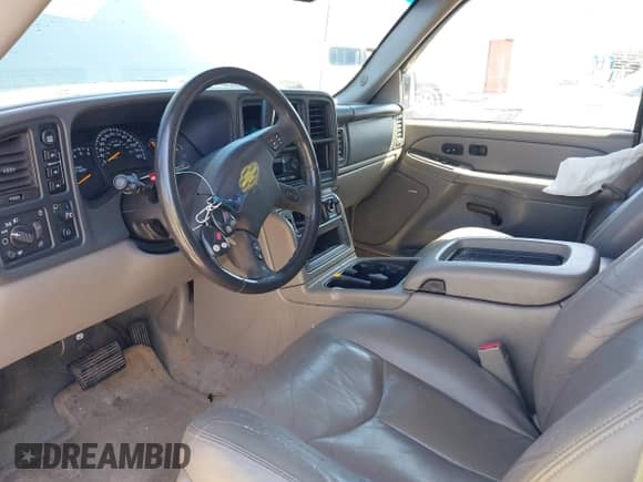 2004 Chevrolet Tahoe LS with VIN 1GNEK13Z74J182853, listed as a IAAI auction lot 41919117 with 141,188 mi miles and . Bid and sale history available at DreamBid. Image 5.