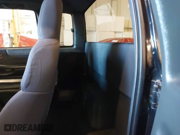 2003 Chevrolet S-10 LS with VIN 1GCCT19X038274573, listed as a IAAI auction lot 41428529 with 162,306 mi miles and . Bid and sale history available at DreamBid. Image 8.