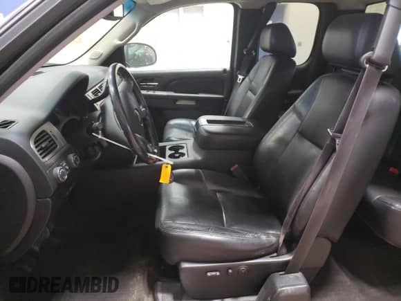 2013 Chevrolet Silverado 1500 LTZ z VIN 1GCRKTE72DZ414083, wystawiony jako Copart lot #49009385 z przebiegiem 180 241 mil mil oraz Szkoda całkowita • Salvage title. Historia ofert i sprzedaży dostępna na DreamBid. Obrazek 7.