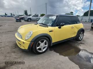 2005 MINI Hardtop with VIN WMWRC33505TJ71258, listed as a Copart auction lot 81458185 with 38,774 mi miles and Salvage title. Bid and sale history available at DreamBid. Image 1.