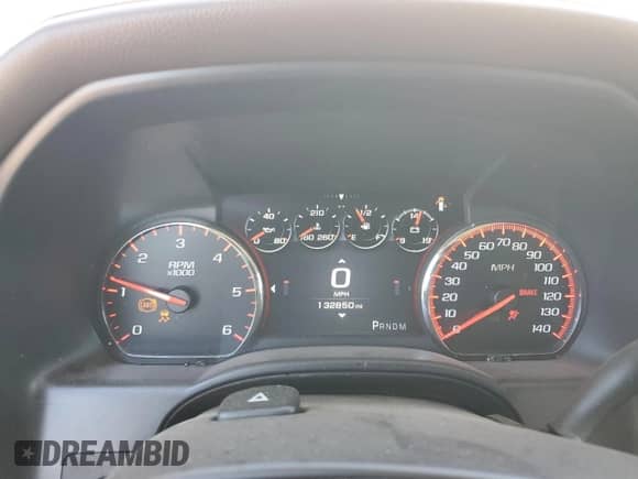 2015 GMC Sierra 1500 Denali z VIN 3GTU2WEC1FG320062, wystawiony jako Copart lot #81668345 z przebiegiem 132 850 mil mil oraz Szkoda całkowita • Salvage title. Historia ofert i sprzedaży dostępna na DreamBid. Obrazek 9.