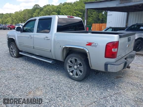 2010 Chevrolet Silverado 1500 LTZ with VIN 3GCRKTE37AG294399, listed as a IAAI auction lot 42594267 with 361,299 mi miles and . Bid and sale history available at DreamBid. Image 3.