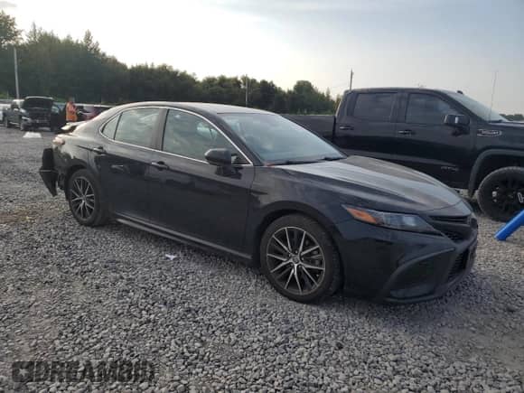 2021 Toyota Camry SE Nightshade z VIN 4T1G11AKXMU433871, wystawiony jako Copart lot #72013235 z przebiegiem 121 192 mil mil oraz Szkoda całkowita • Salvage title. Historia ofert i sprzedaży dostępna na DreamBid. Obrazek 4.