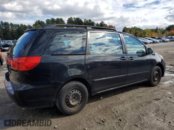 2010 Toyota Sienna CE z VIN 5TDKK4CC2AS305336, wystawiony jako Copart lot #86893375 z przebiegiem 225 105 mil mil oraz Czysty tytuł • Clean title. Historia ofert i sprzedaży dostępna na DreamBid. Obrazek 3.