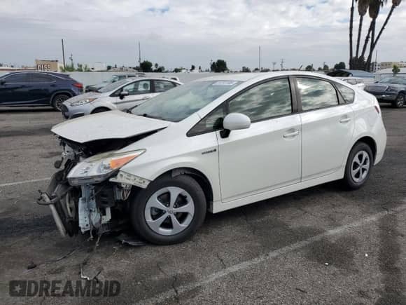 2015 Toyota Prius Four z VIN JTDKN3DU5F0431404, wystawiony jako Copart lot #81313185 z przebiegiem 82 253 mil mil oraz Szkoda całkowita • Salvage title. Historia ofert i sprzedaży dostępna na DreamBid. Obrazek 1.